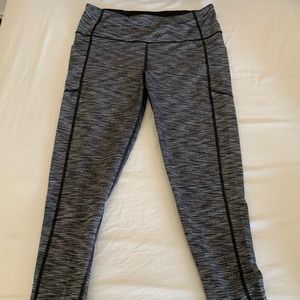Victoria’s Sport Knockout Leggings Size L